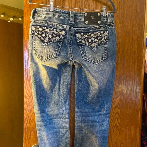 Miss me boot cut mid rise jeans in size 27, Inseam 34. Floral embellished butt - Picture 2 of 4